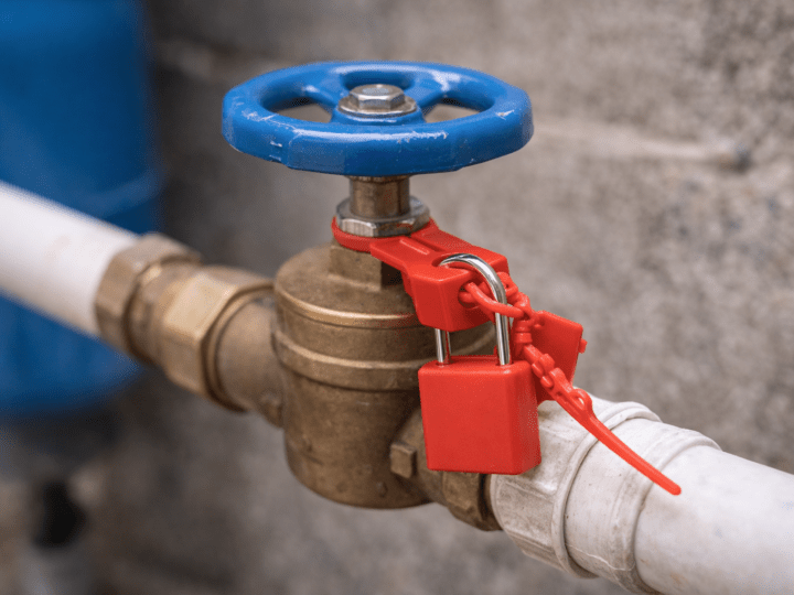 Qual a cor do lacre de corte de água: Guia e Esclarecimentos