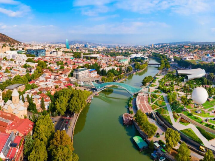 Onde Fica Tbilisi? Guia da Localização e Essência da Capital da Geórgia